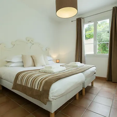 Madame Les Restanques Du Carre Beauchene Villa *